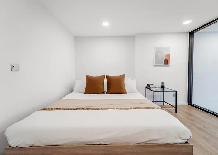 Bright Duplex Panoramic Views Rooftop Pool & Gym Bangkok