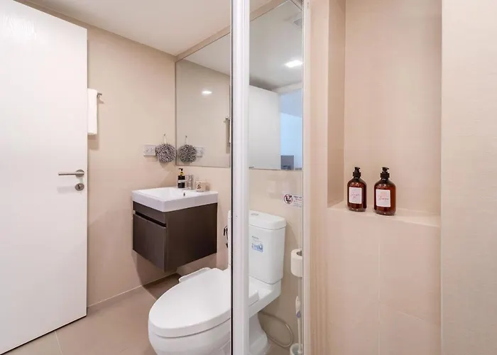 Bright Duplex Panoramic Views Rooftop Pool & Gym Bangkok