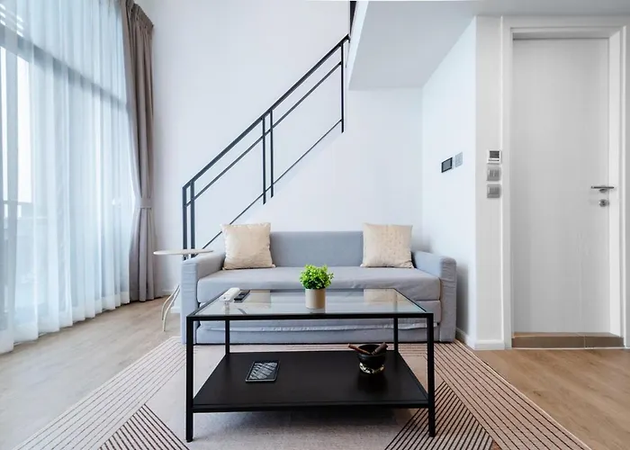 Apartment Bright Duplex Panoramic Views Rooftop Pool & Gym *