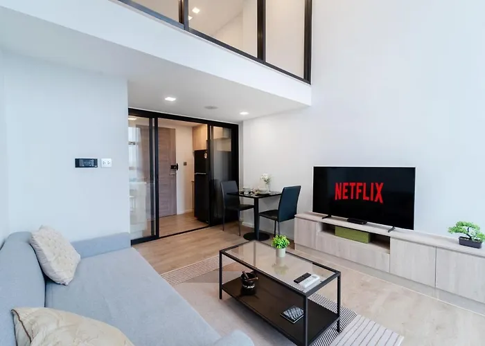Bright Duplex Panoramic Views Rooftop Pool & Gym Apartment Bangkok