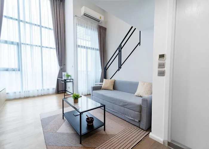 Bright Duplex Panoramic Views Rooftop Pool & Gym Bangkok